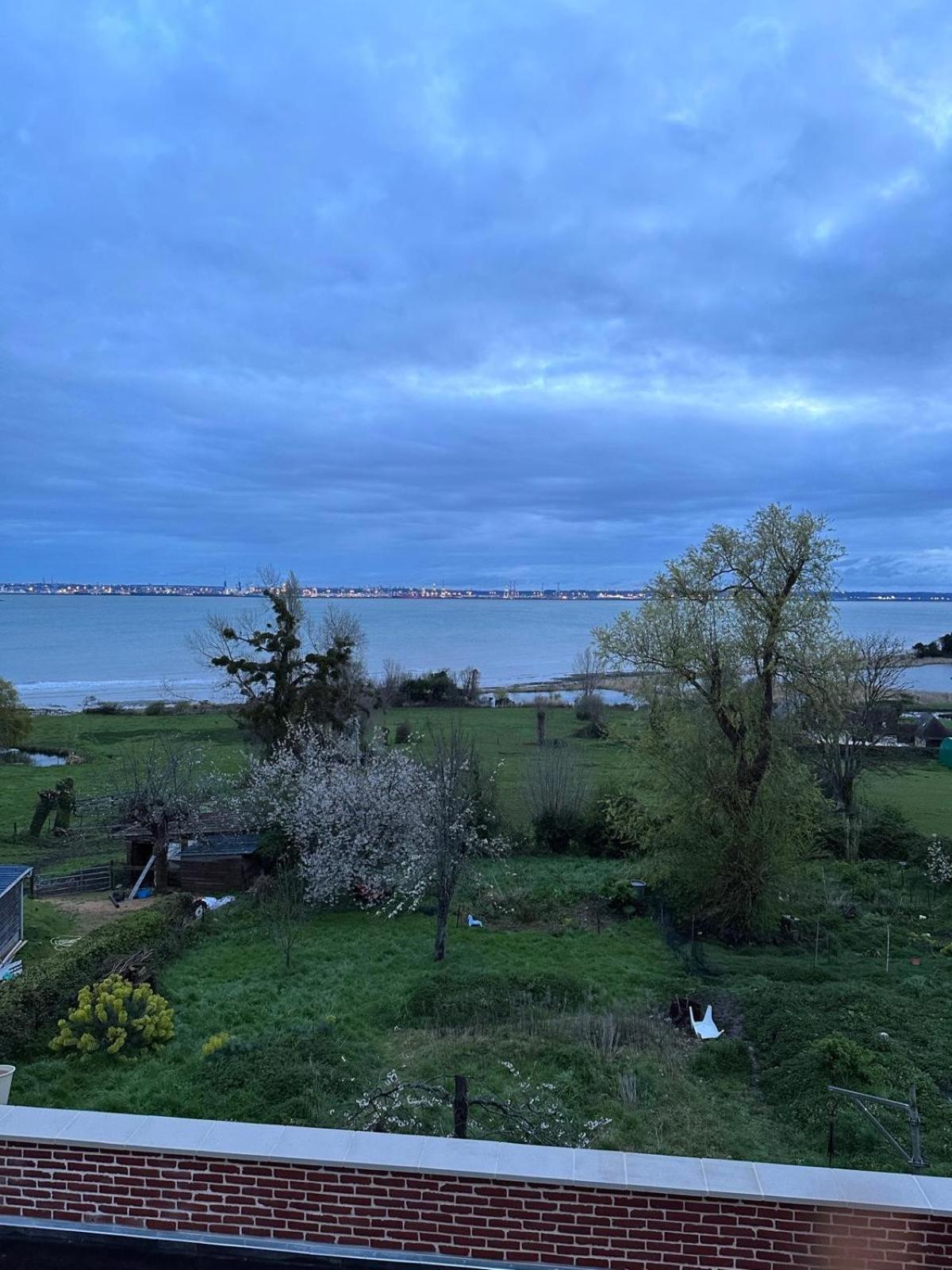 Gites De La Baie D'Honfleur Cricquebœuf Exterior foto